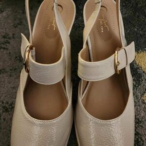 Elegant Cream Women's Shoes